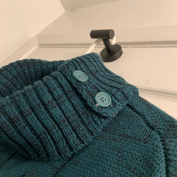 Sleeveless Knitted turtle neck vest sweater- Rikki’s - green - Picture 5 of 9